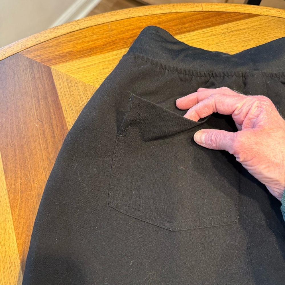 Figs Zamora Jogger Black Scrub pants XS FLAW on pocket - Picture 10 of 11